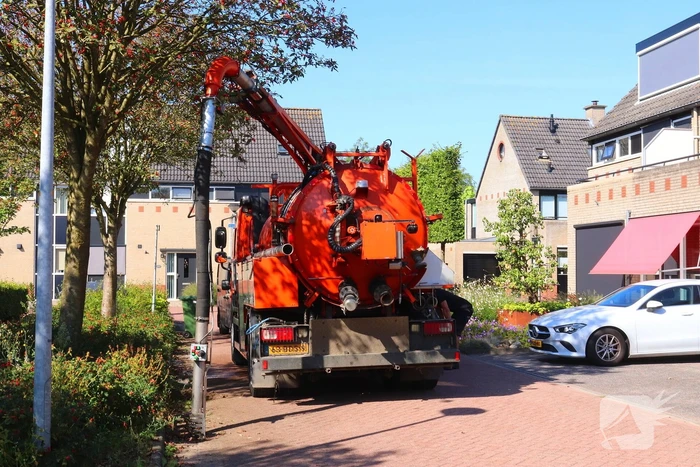 Brand in kolkenzuiger snel onder controle dankzij snelle actie chauffeur