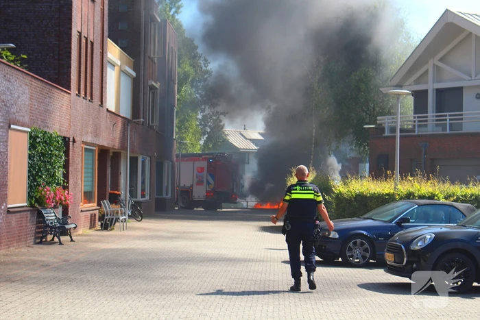 Brand op boot met grote hoeveelheid brandstof