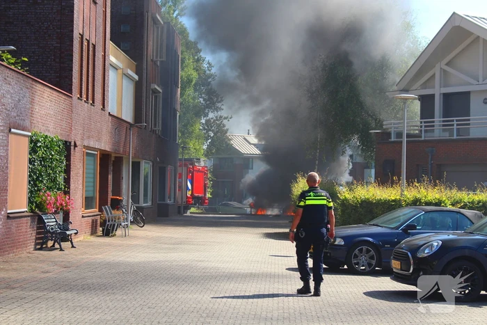 Brand op boot met grote hoeveelheid brandstof