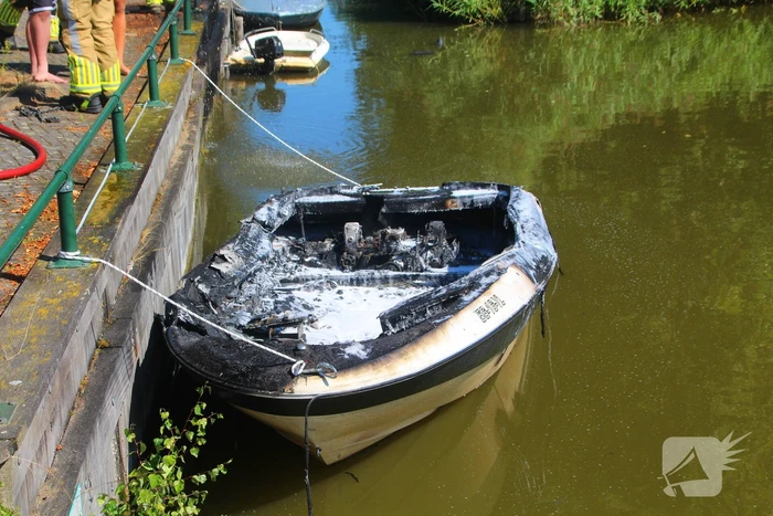 Brand op boot met grote hoeveelheid brandstof