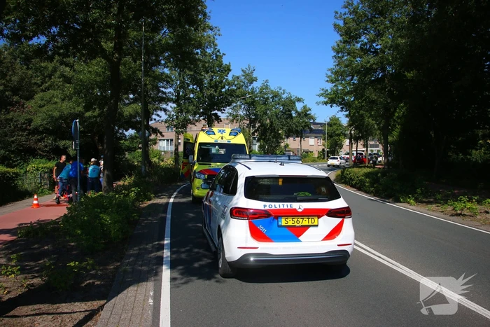 Scootmobielbestuurder gewond bij botsing met brommer op fietspad