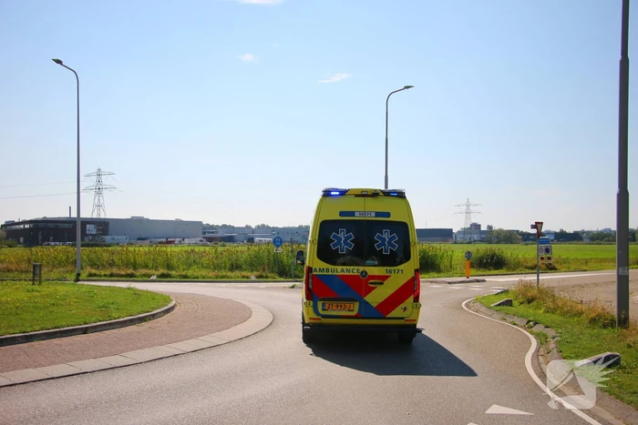Scootmobielbestuurder gewond bij botsing met brommer op fietspad