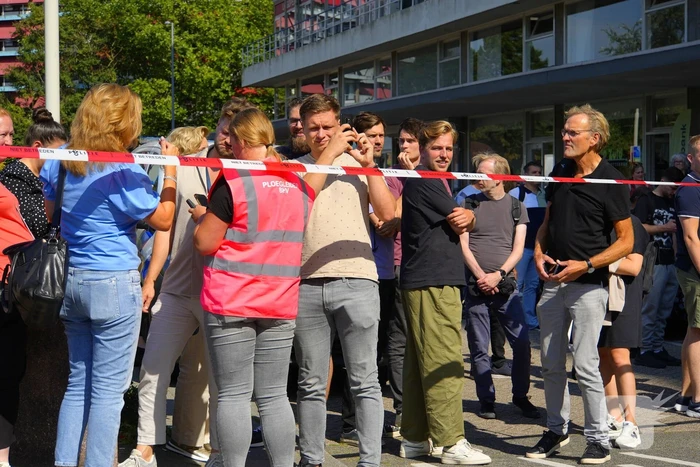 Zuurstoftank zorgt voor brand in bedrijfsverzamelgebouw