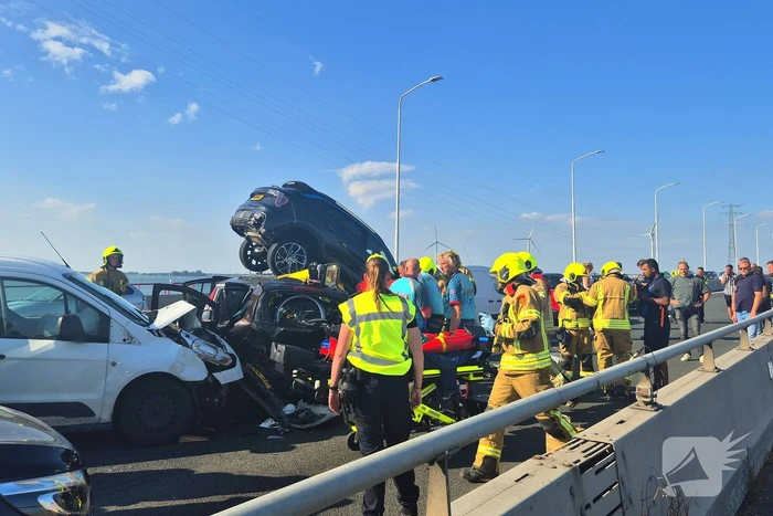 Zeer ernstig ongeval op snelweg Haringvlietbrug