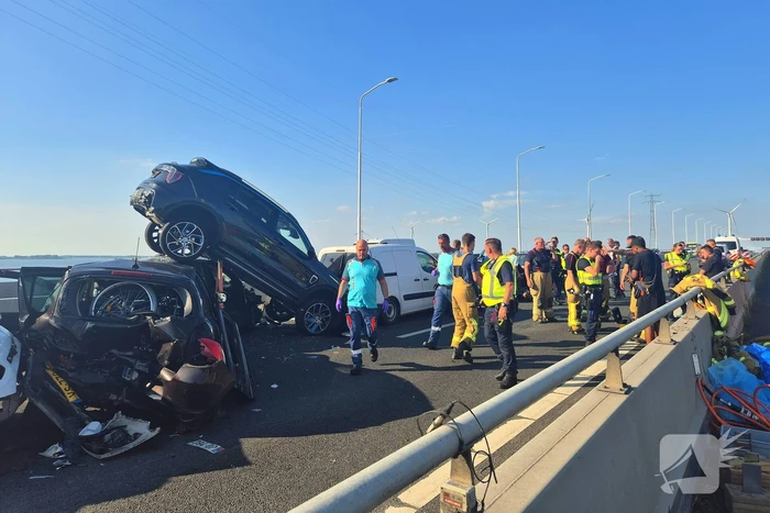 Zeer ernstig ongeval op snelweg Haringvlietbrug