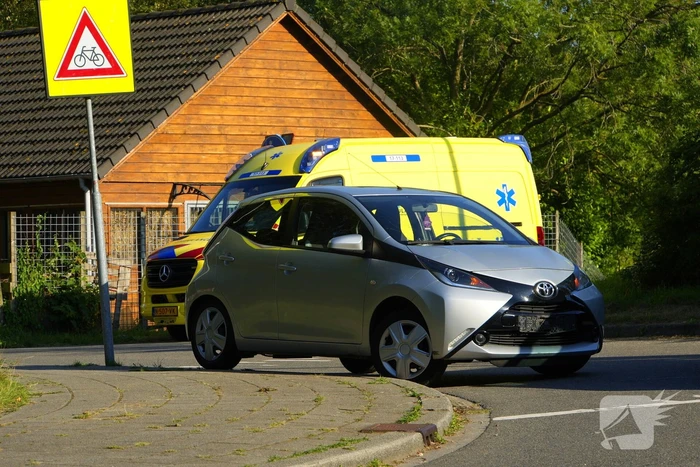 Fietser gewond bij botsing met auto