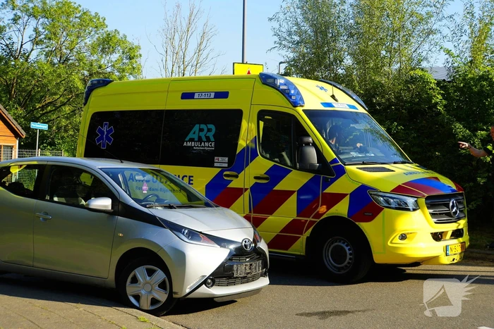Fietser gewond bij botsing met auto