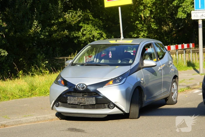 Fietser gewond bij botsing met auto