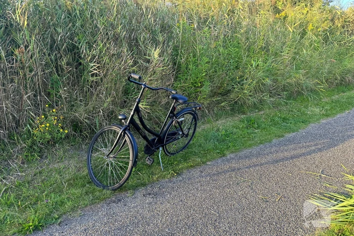Zoekactie in water na aantreffen fiets
