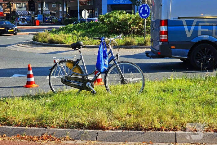Fietser gewond bij botsing met bestelbus