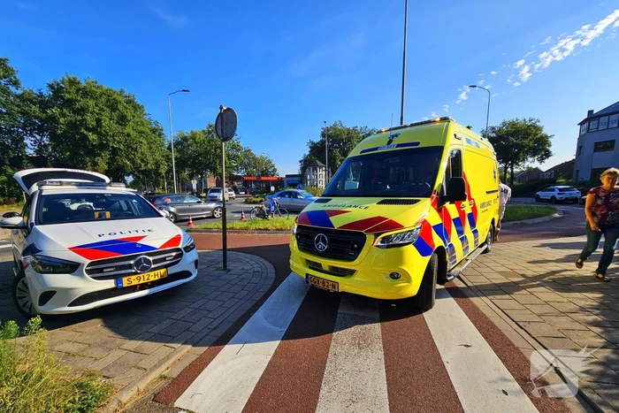 Fietser gewond bij botsing met bestelbus