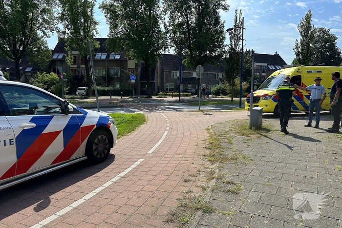Vrouw op de fiets gewond bij aanrijding met bestelwagen
