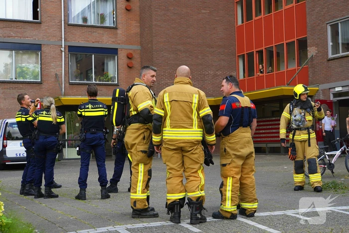 Rookontwikkeling op vijfde verdieping door keukenbrand