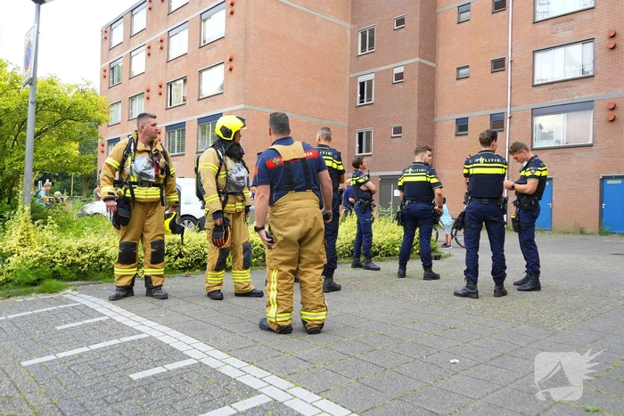 Rookontwikkeling op vijfde verdieping door keukenbrand