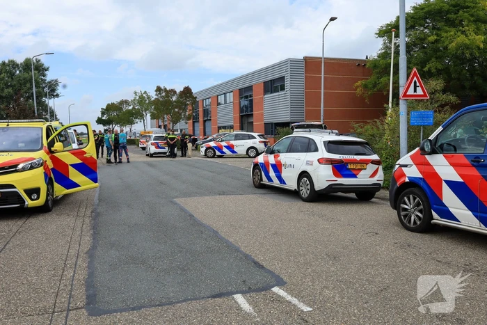 Twee gewonden bij overval: politie zoekt verdacht voertuig