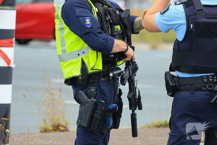 Twee gewonden bij overval: politie zoekt verdacht voertuig