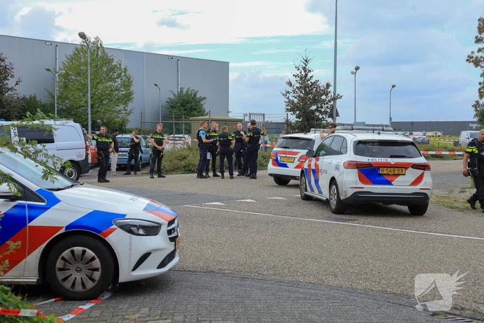 Twee gewonden bij overval: politie zoekt verdacht voertuig