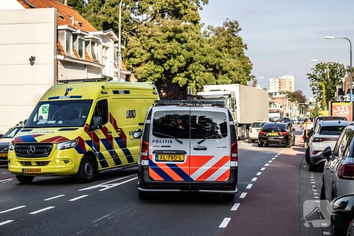 Persoon gewond bij botsing met auto