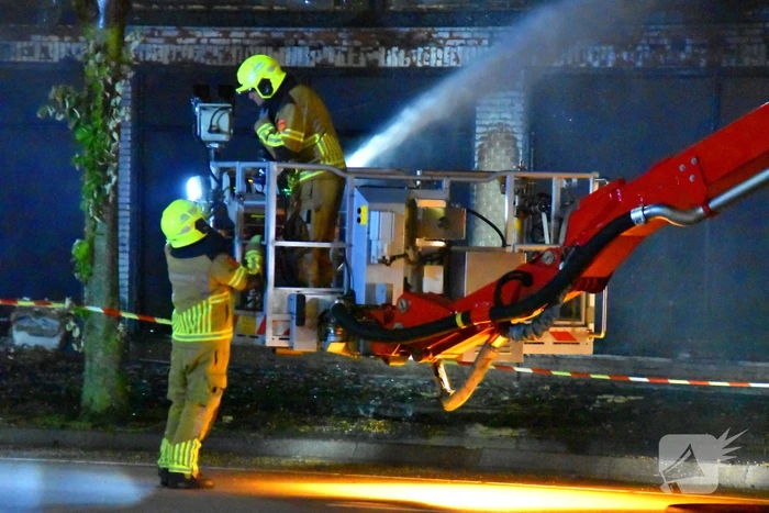 Forse rookontwikkeling bij uitslaande brand bij leegstaand pand