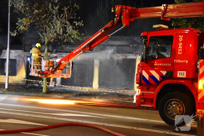 Forse rookontwikkeling bij uitslaande brand bij leegstaand pand
