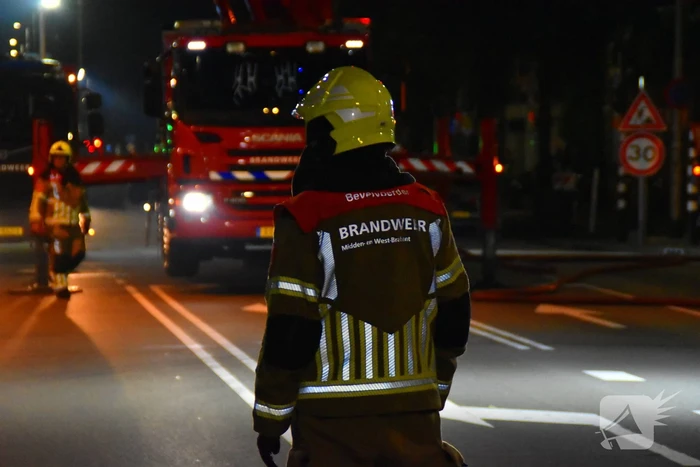 Forse rookontwikkeling bij uitslaande brand bij leegstaand pand