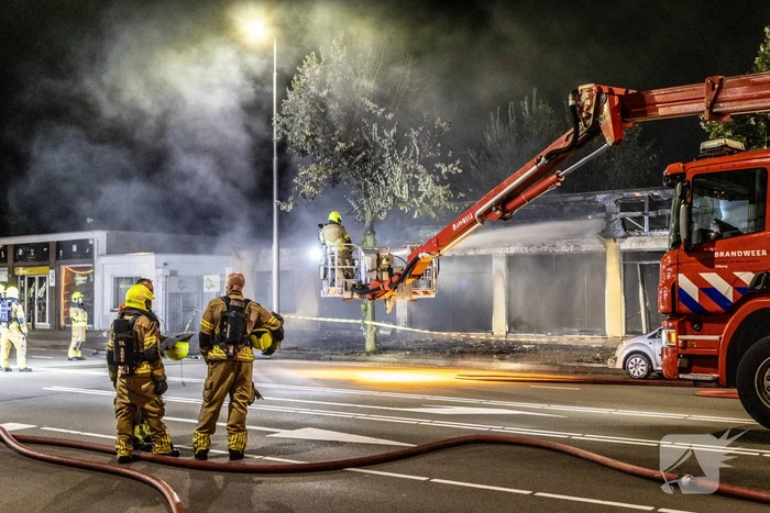 Forse rookontwikkeling bij uitslaande brand bij leegstaand pand