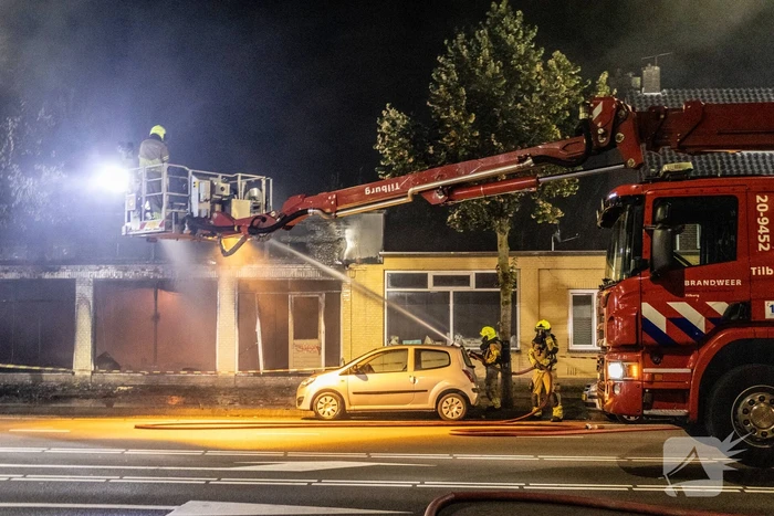 Forse rookontwikkeling bij uitslaande brand bij leegstaand pand