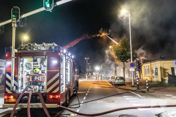 Forse rookontwikkeling bij uitslaande brand bij leegstaand pand