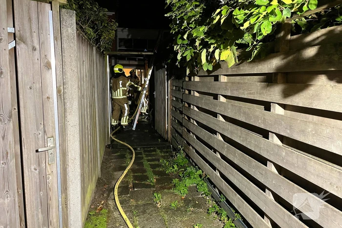 Kinderen merken brandende schuur op in nachtelijke uren