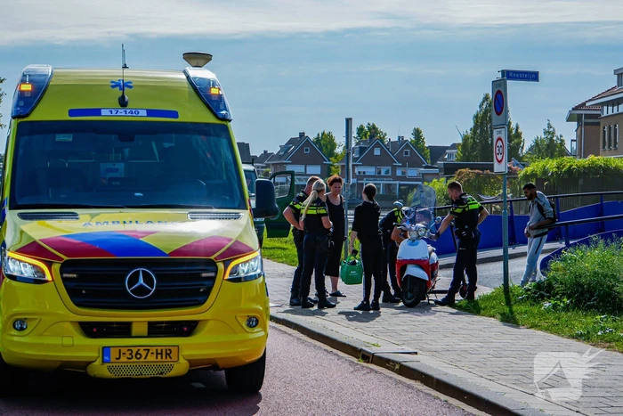 Bestuurster scooter gewond bij botsing met step