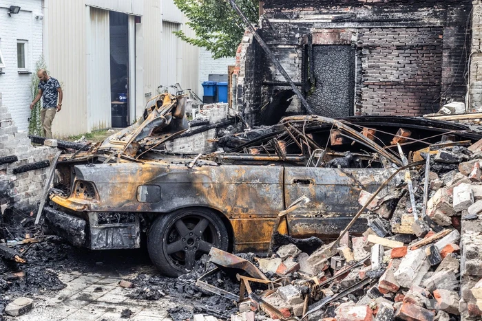 Veel schade dag na grote brand in leegstaand pand