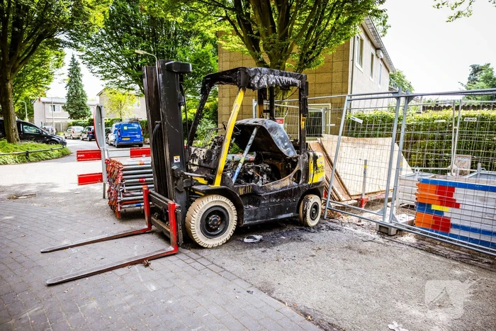 Werklui gedupeerd door afgebrande vorkheftruck