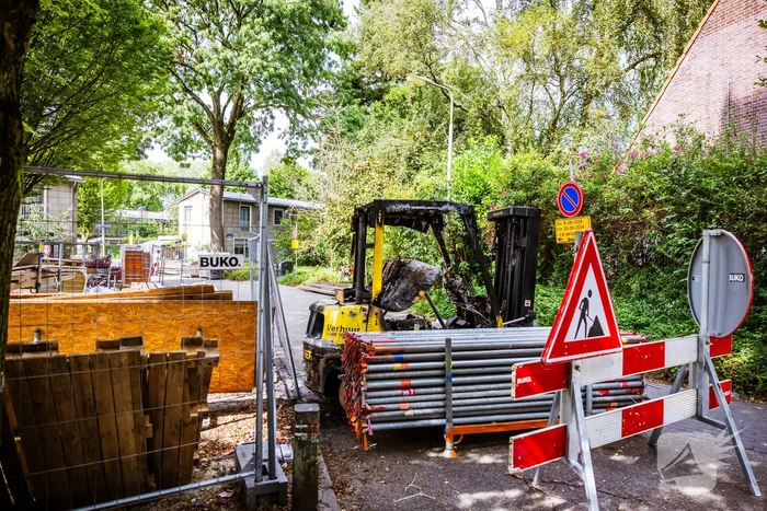 Werklui gedupeerd door afgebrande vorkheftruck