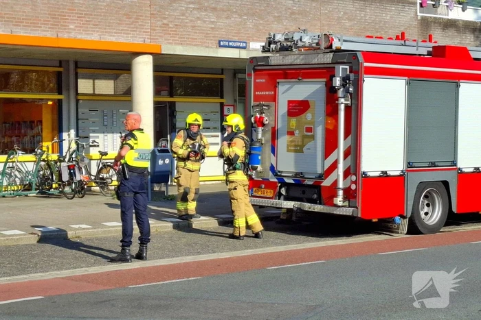 Brandweer ventileert woning na afgaan rookmelder