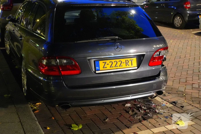 Dronken automobilist rijdt tegen drie geparkeerde voertuigen