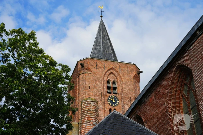 Klok van kerk luidt door na verontwaardiging