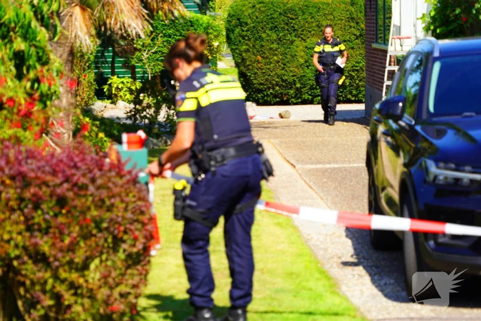 Politie start onderzoek naar aantreffen overledene