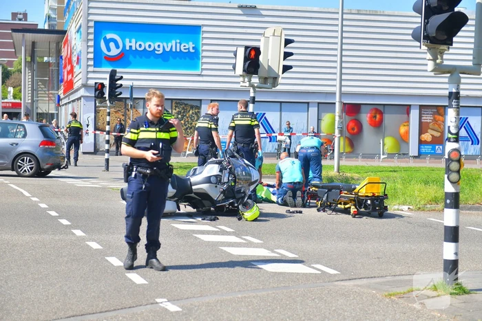 Fietser geschept door motorrijder politie