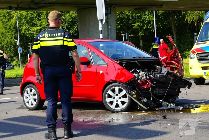 Porsche bestuurder aangehouden na veroorzaken ongeval met gewonde