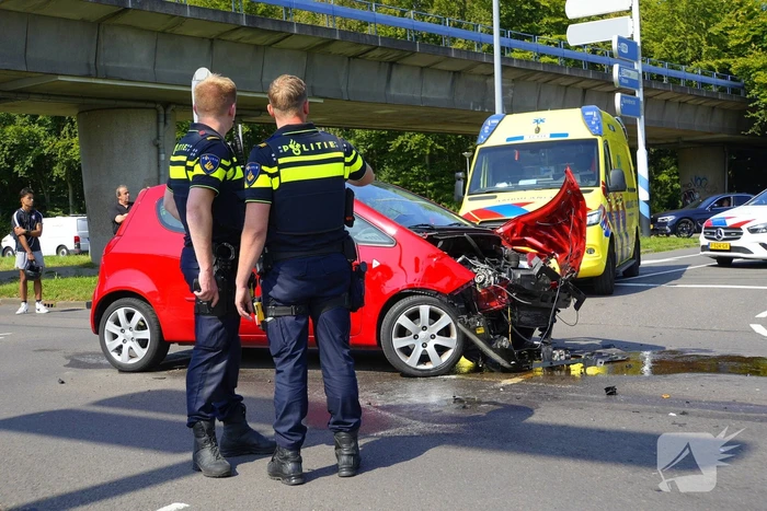 Porsche bestuurder aangehouden na veroorzaken ongeval met gewonde