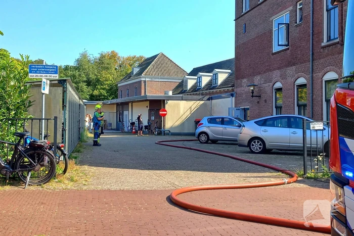 Vluchtelingenopvang ontruimd door brandend bankstel