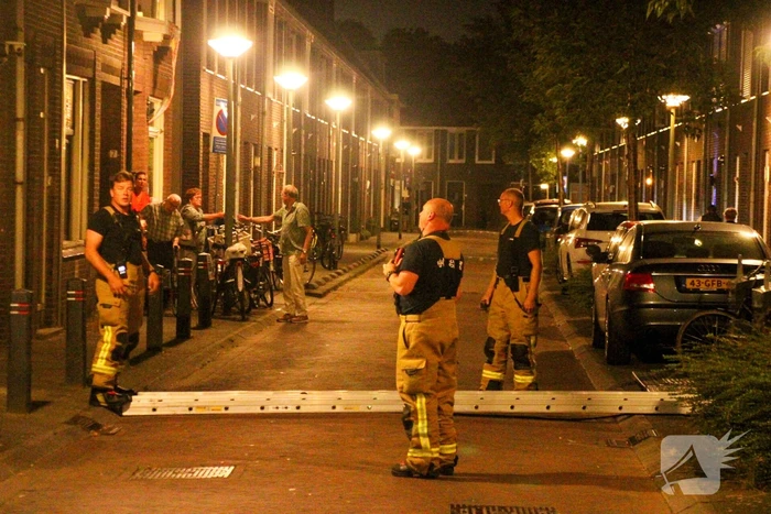 Brandweer op onderzoek uit na vreemde lucht in woning
