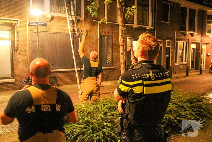 Brandweer op onderzoek uit na vreemde lucht in woning