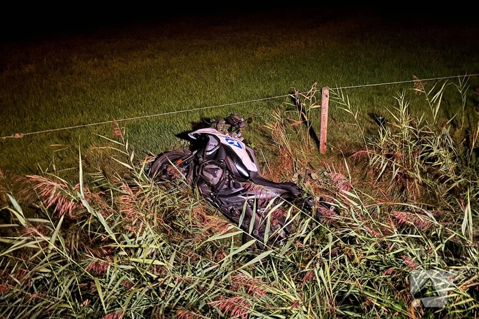Motorrijder vliegt uit de bocht