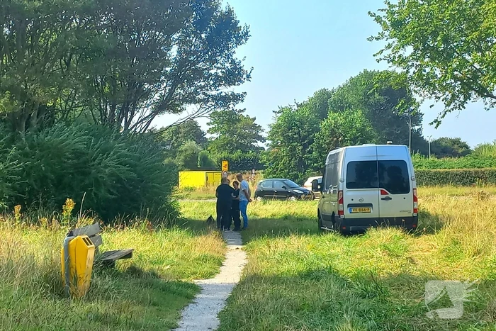 Overleden vrouw op afgelegen plek aangetroffen