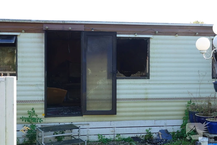 Stacaravan in brand op vakantiepark