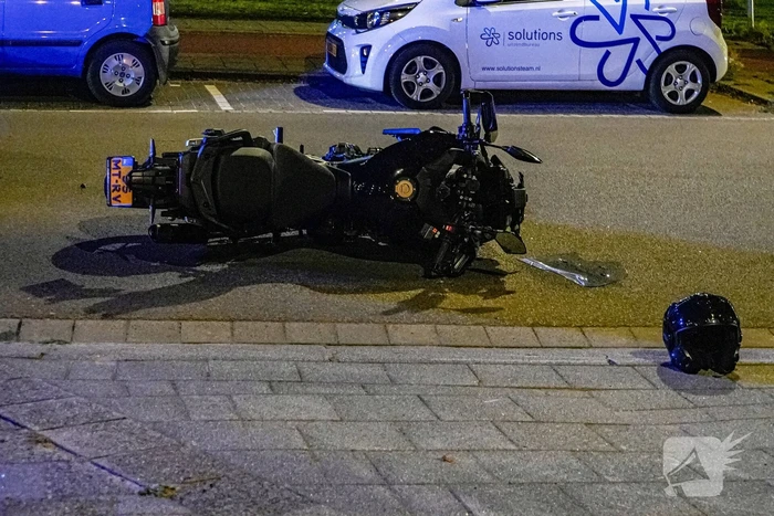 Motorrijder gewond bij botsing met auto