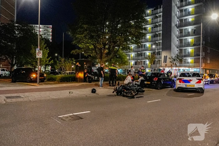 Motorrijder gewond bij botsing met auto