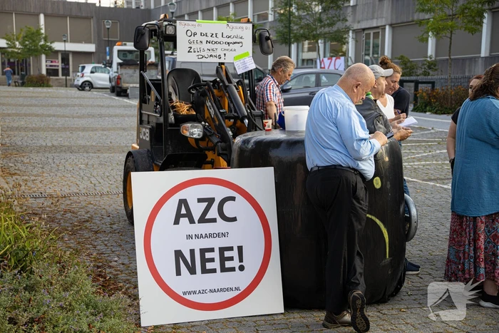 Nee tegen noodopvang in Naarden