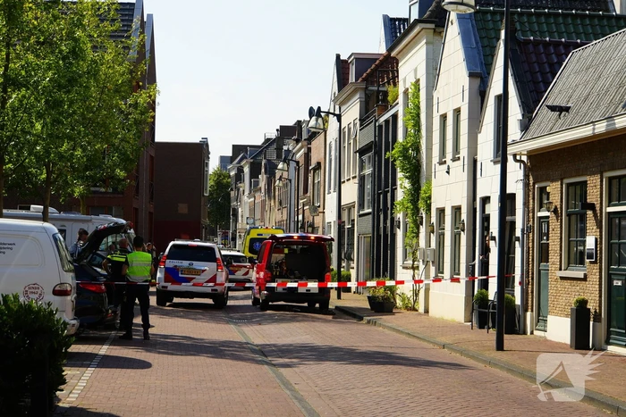 Arrestatieteam ingezet voor man op dak